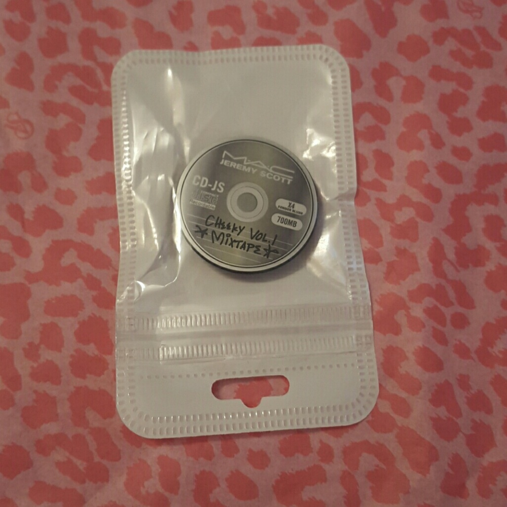 MAC /Jeremy Scott for MAC popsocket